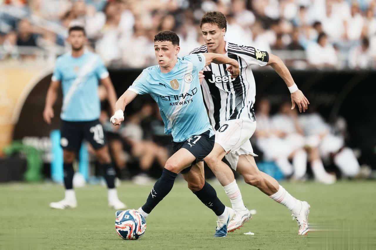 尤文主场大捷，球员赛后激动庆祝胜利，介绍一些.